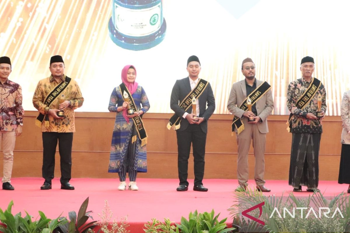 INC dan DPR-MPR beri "Santri of The Year 2023" untuk santri inspiratif