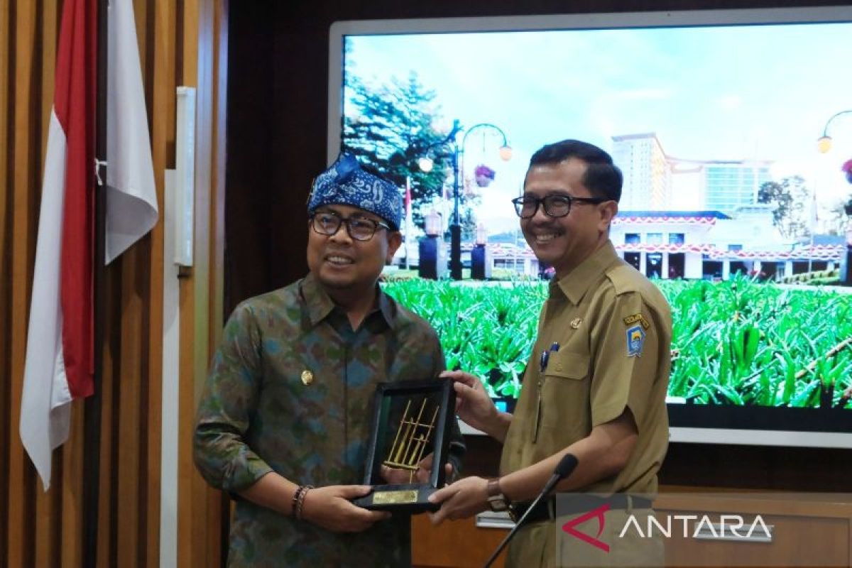 Kunjungan kerja Pemkot Denpasar ke Kantor Wali Kota Bandung sebagai wahana tukar inovasi