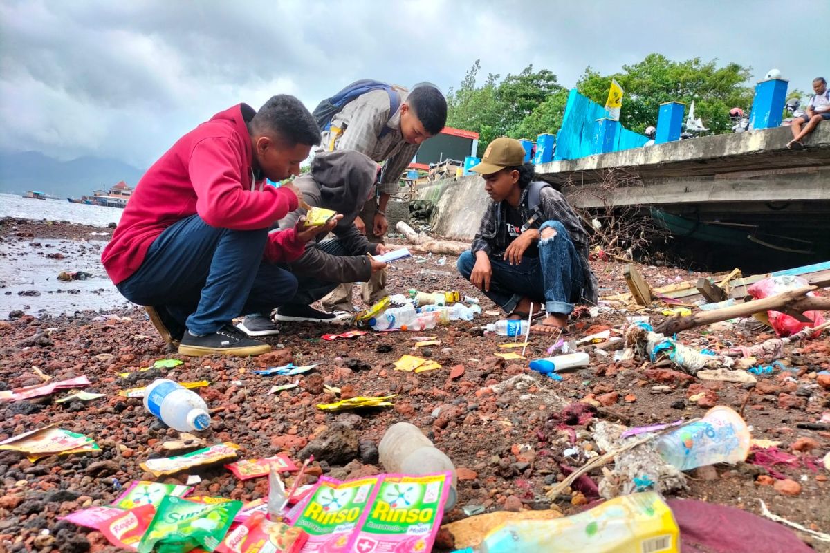 DLH gandeng elemen di Ternate proaktif tangani sampah secara bersama