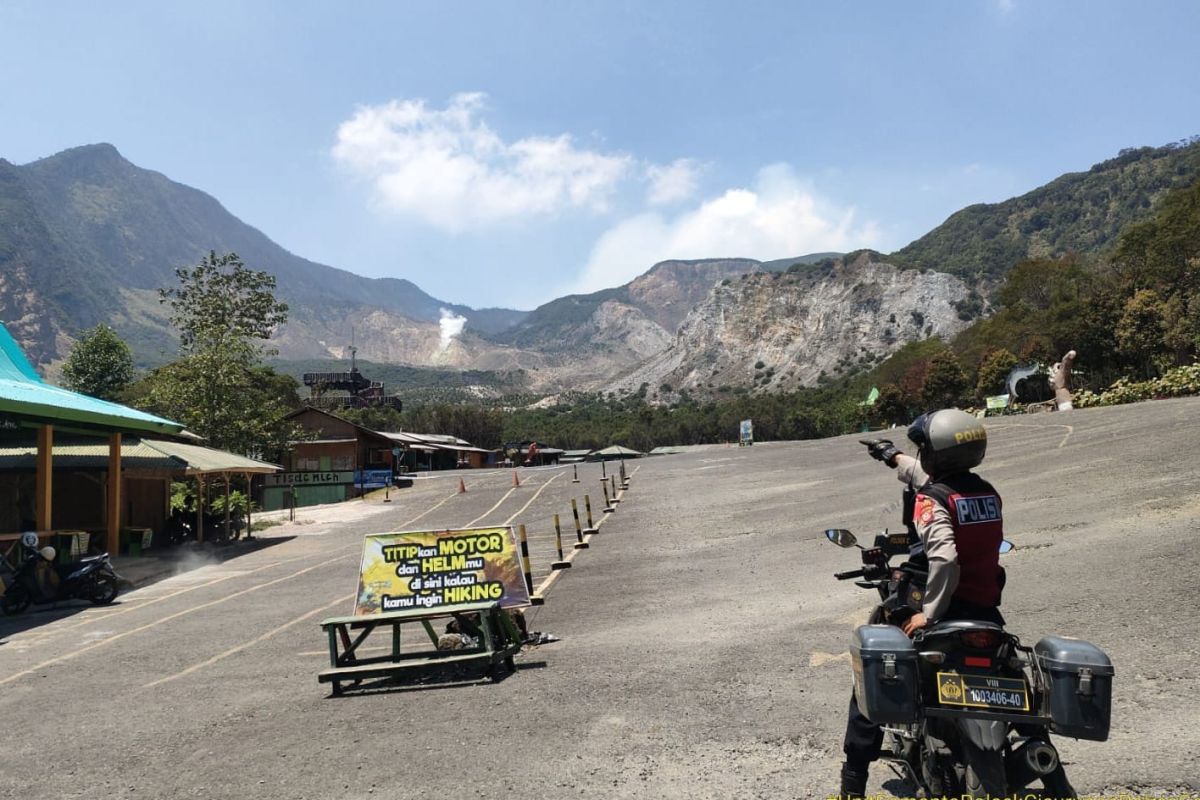 Sebagian area wisata Gunung Papandayan ditutup sementara karena dampak kebakaran