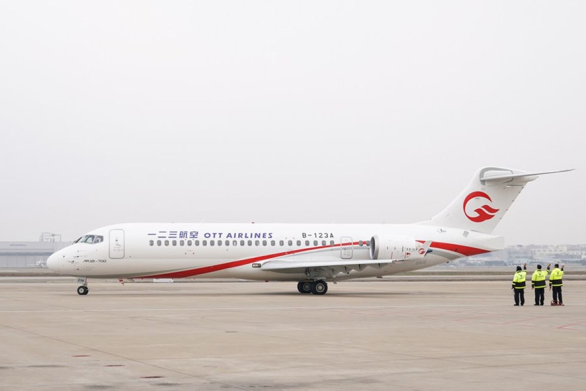 China kirim dua unit pertama pesawat kargo ARJ21 yang telah dikonversi