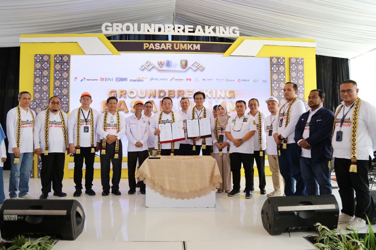 Gubernur Lampung dan 14 BUMN lakukan peletakan batu pertama pembangunan pasar UMKM