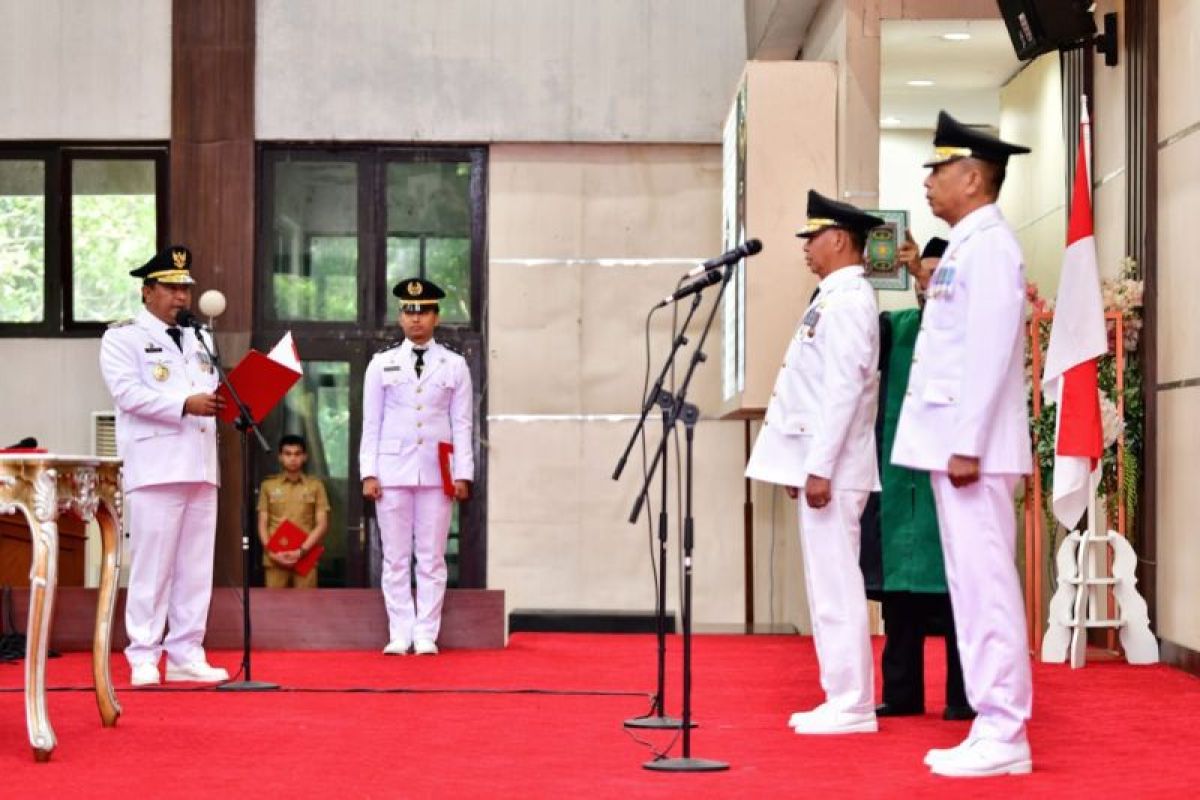 PJ Gubernur Sulsel lantik penjabat Bupati Enrekang dan Wali Kota Parepare