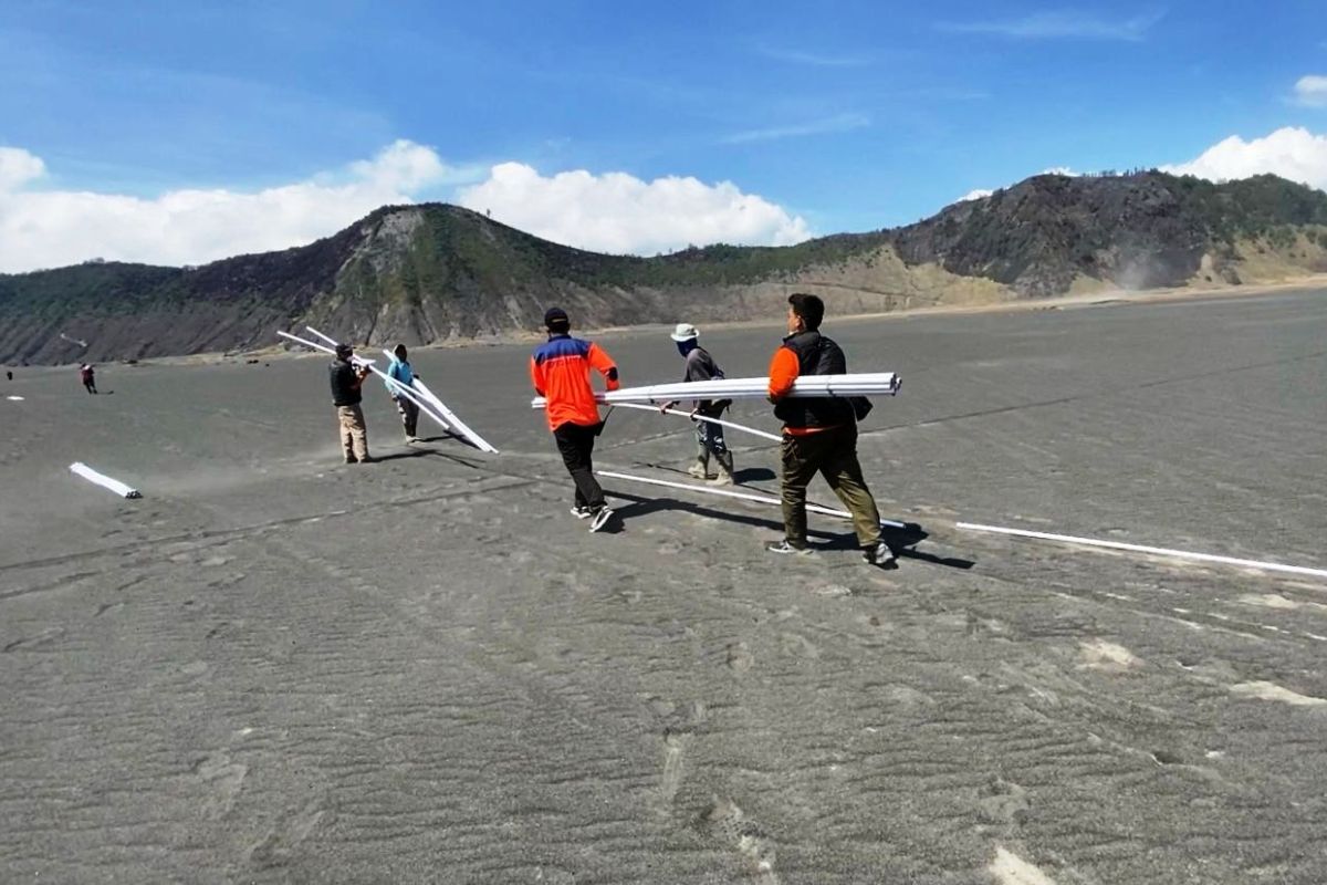 Pemprov Jatim rampungkan perbaikan pipa terdampak karhutla Gunung Bromo