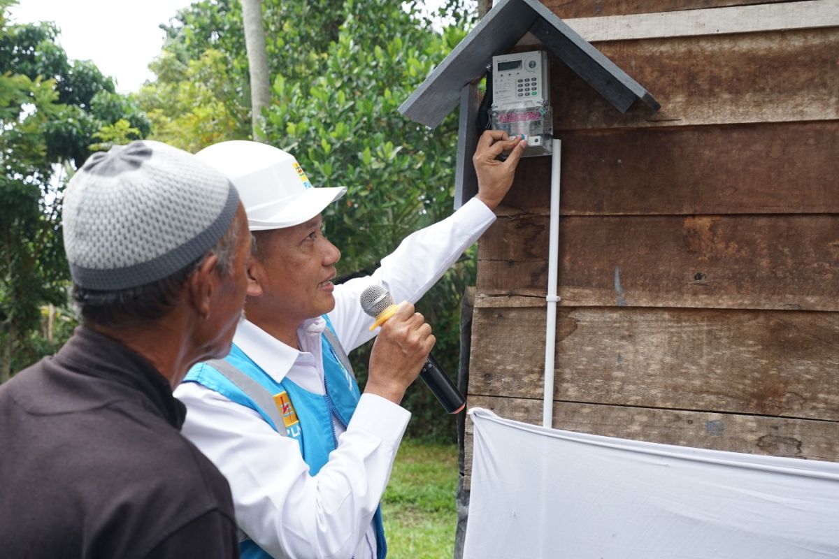 PLN UID Aceh sambung listrik gratis untuk 89 kepala keluarga