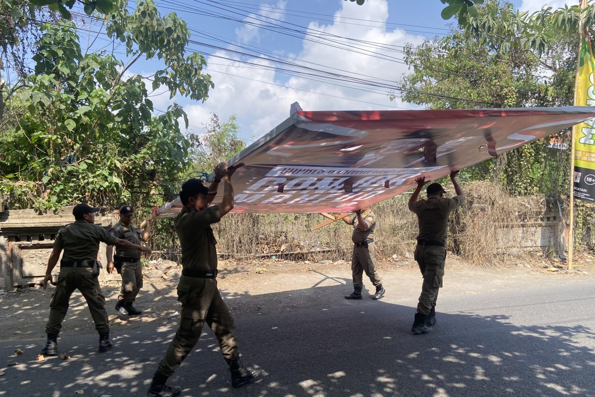 Pj Gubernur Bali klarifikasi penurunan atribut PDI Perjuangan saat kunjungan Jokowi