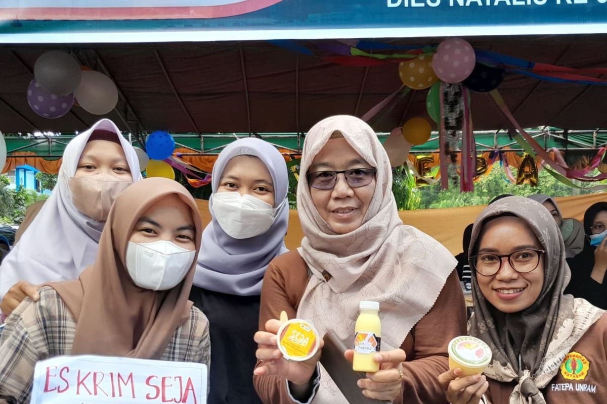 Mahasiswa Unram olah minuman serbat jahe khas Lombok jadi es krim