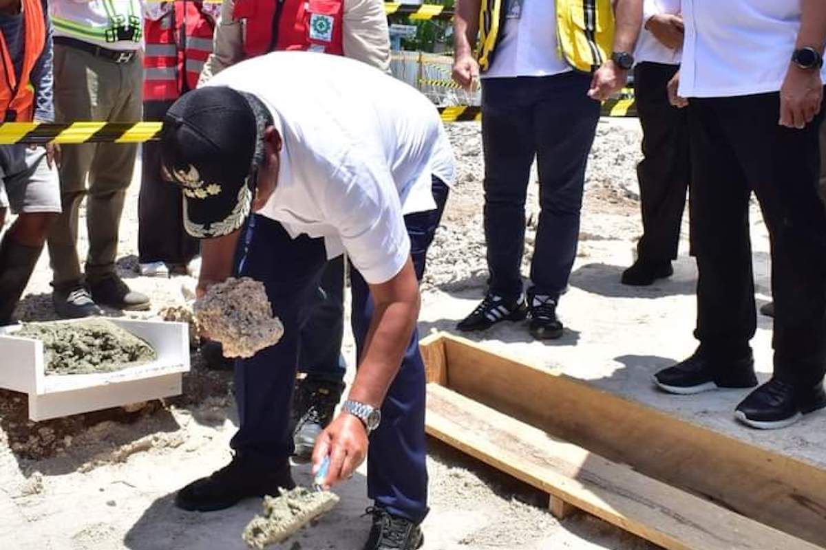 Gubernur Maluku dan Bupati Malra letakkan batu pertama pembangunan Pasar Rakyat Langgur