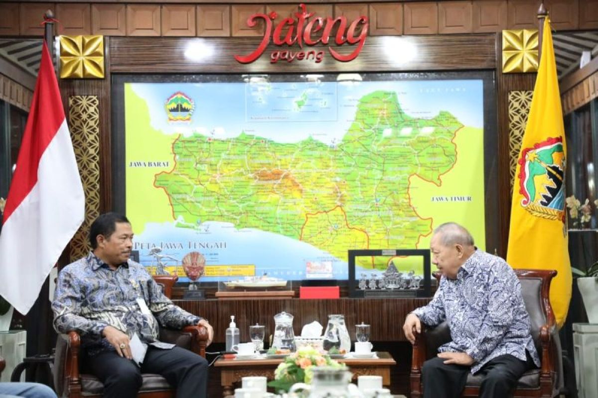 Pemprov  Jateng-Apindo sosialisasikan pemilu damai kepada buruh