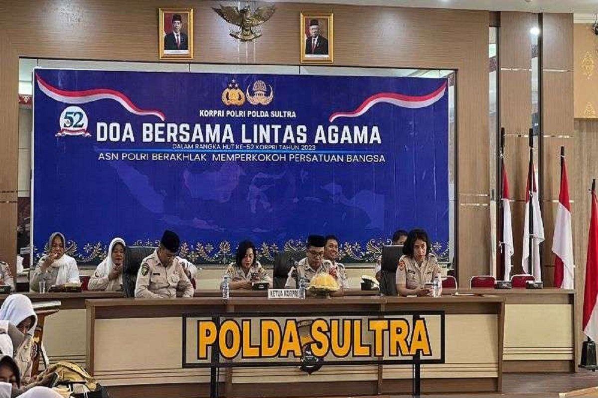 PNS Polda Sulawesi Tenggara gelar doa bersama lintas agama peringati HUT Korpri