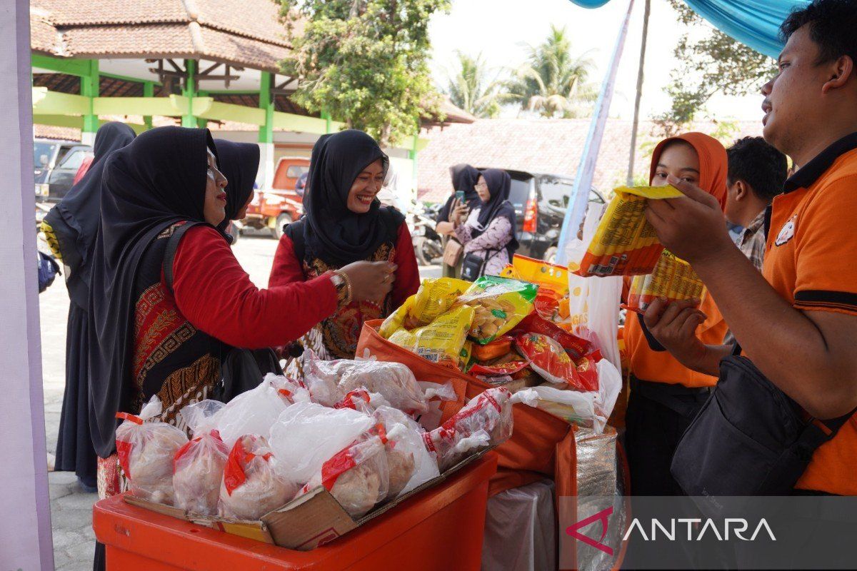 Pemkab Batang siapkan 200 paket sembako operasi pasar  murah
