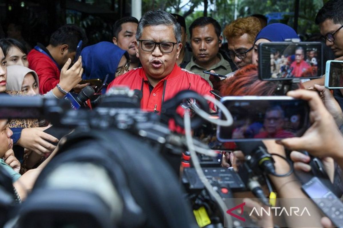 Hasto sebut pergantian Panglima TNI hak prerogratif presiden