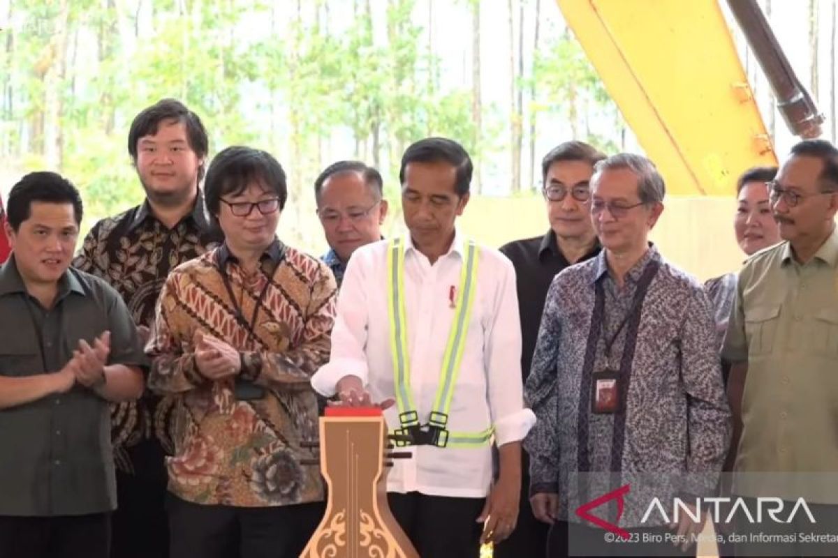 Presiden Jokowi "groundbreaking" pembangunan hotel dan mal di IKN