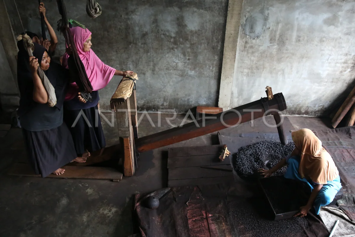 Pengolahan Kopi Robusta Secara Tradisional Antara Sumbar