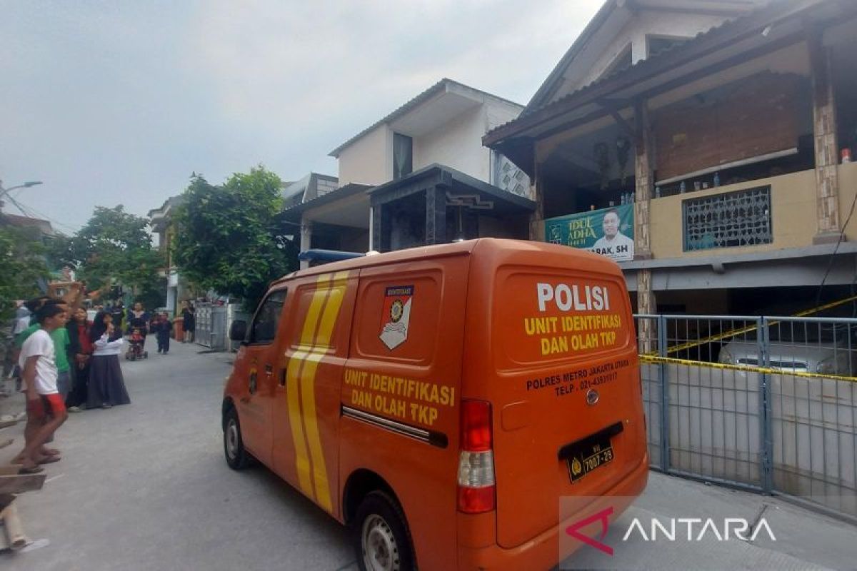 Kondisi istri dalam kasus kematian ayah dan anak di Koja masih lemah