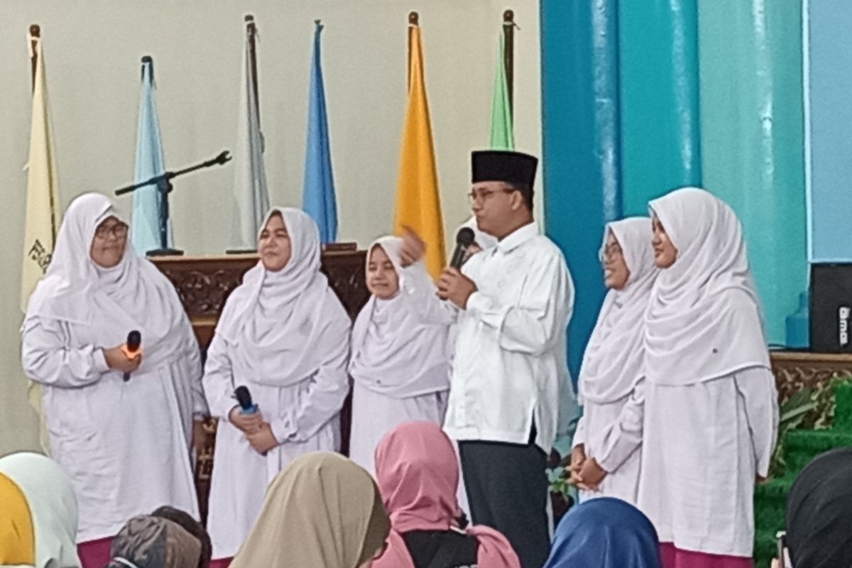 Anies Baswedan hadiri 100 tahun Perguruan Diniyah Putri Padang Panjang