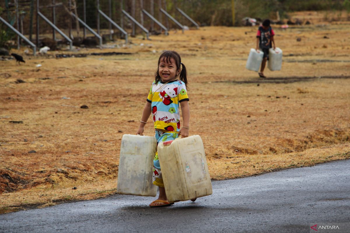 Climate change worsens Indonesian children's rights issues: ministry