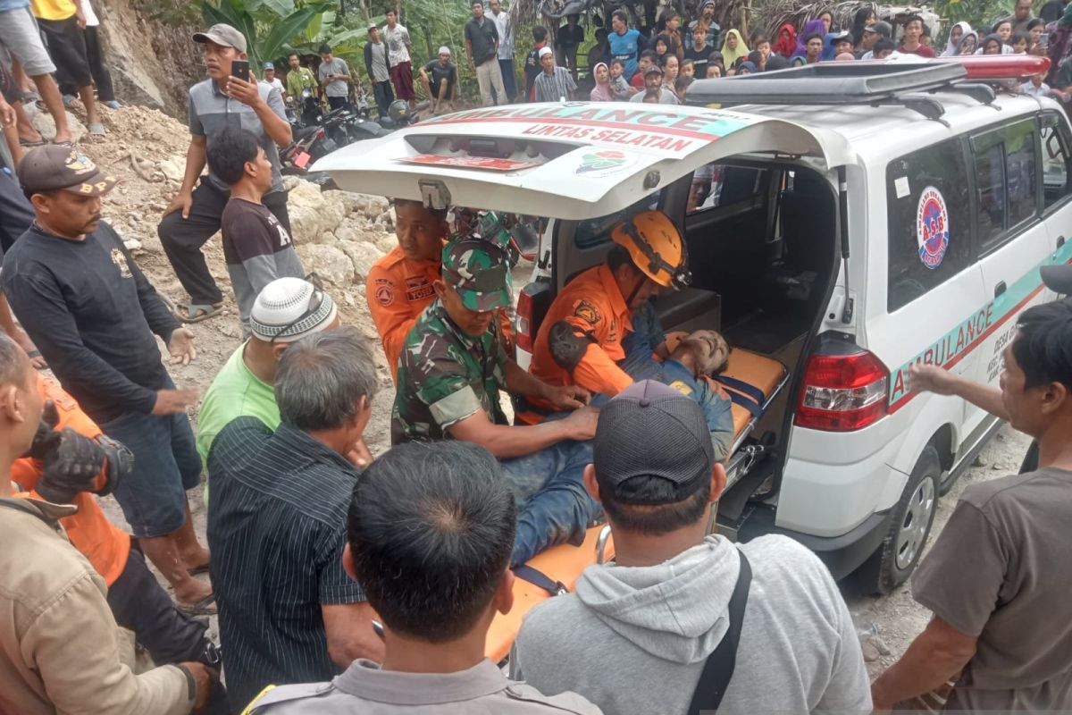 Tambang pasir yang longsor dan timbun penambang di Cilutung Sukabumi ilegal