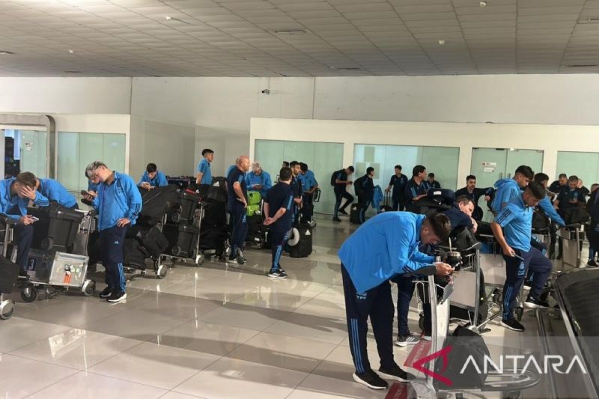 Timnas Piala Dunia U-17 sejumlah negara sudah berdatangan melalui Bandara Soekarno-Hatta