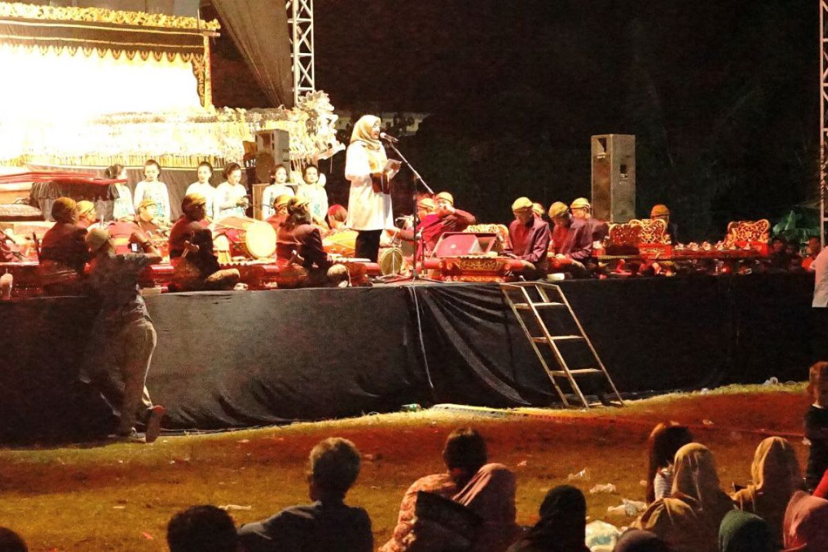 Presiden Jokowi berikan SK Biru kepada ribuan warga Banyuwangi