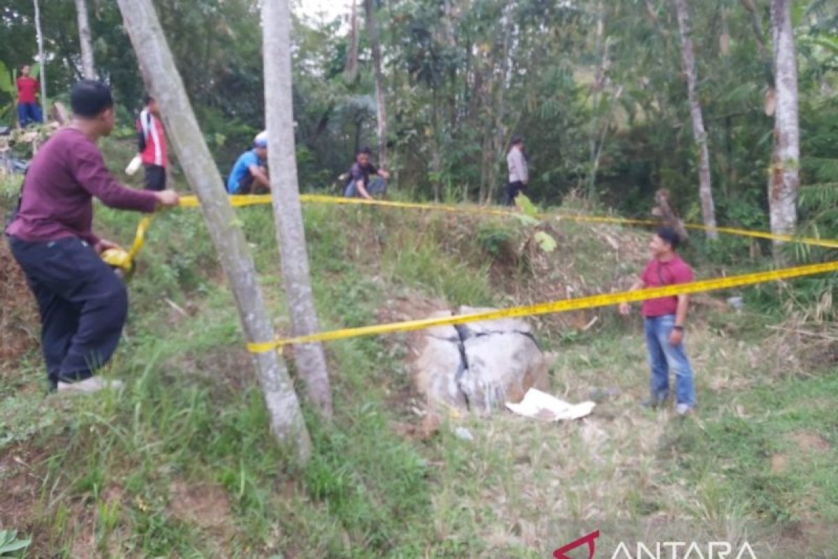 Polres Sukabumi selidiki tewasnya seorang tukang batu akibat bahan peledak