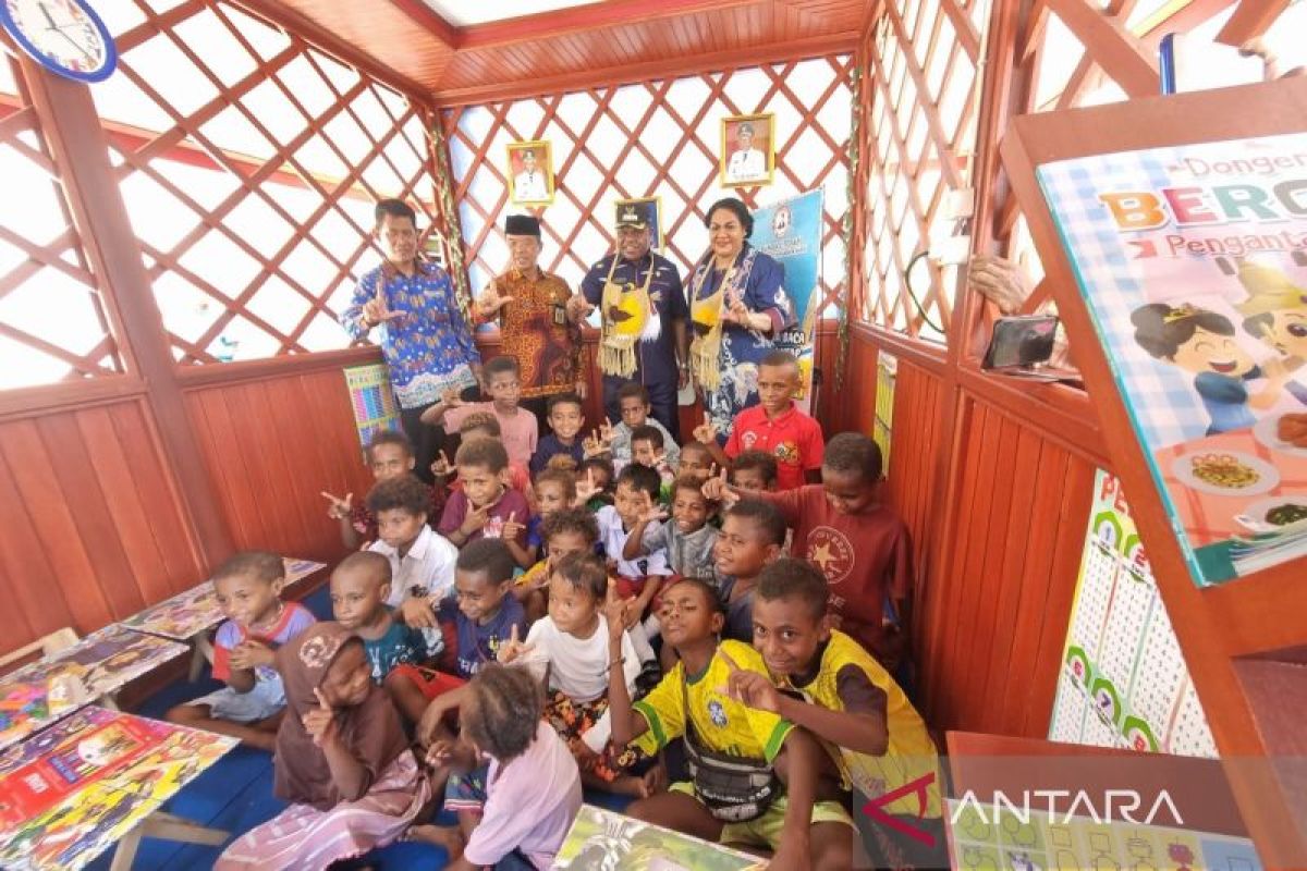 Pemkab Manokwari bangun gazebo baca untuk tingkatkan literasi anak