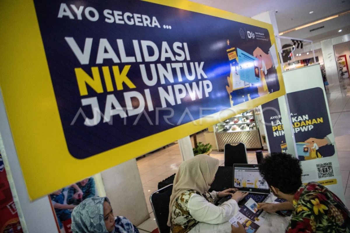 Legislator apresiasi pojok pembayaran PBB di tengah keramaian di Kota Medan