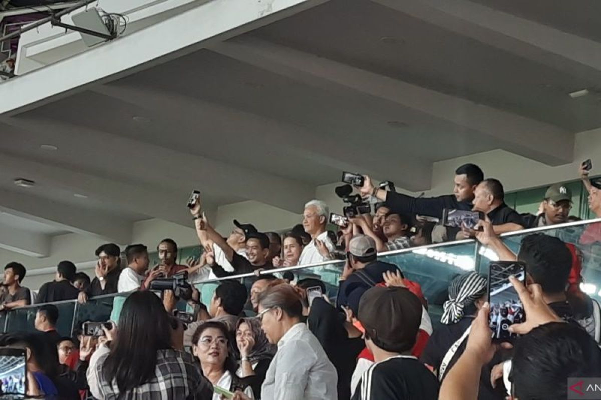 Nonton Soekarno Cup, Ganjar diteriaki "Presiden" oleh para penonton