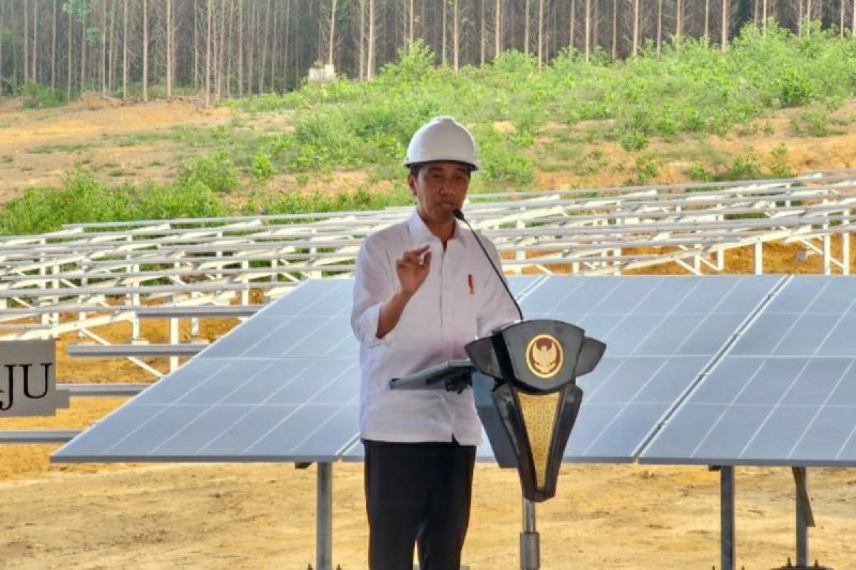 Presiden Jokowi "groundbreaking" PLTS PLN 50 MW di IKN