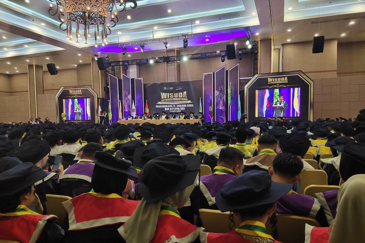 Sebanyak 923 lulusan Universitas Muhammadiyah Palangkaraya diwisuda