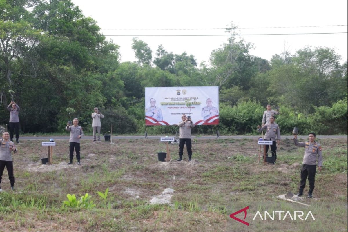 Biro SDM Polda Babel gelar bakti kesehatan, bakti sosial dan penanaman pohon jelang Rakorbin SDM Polri