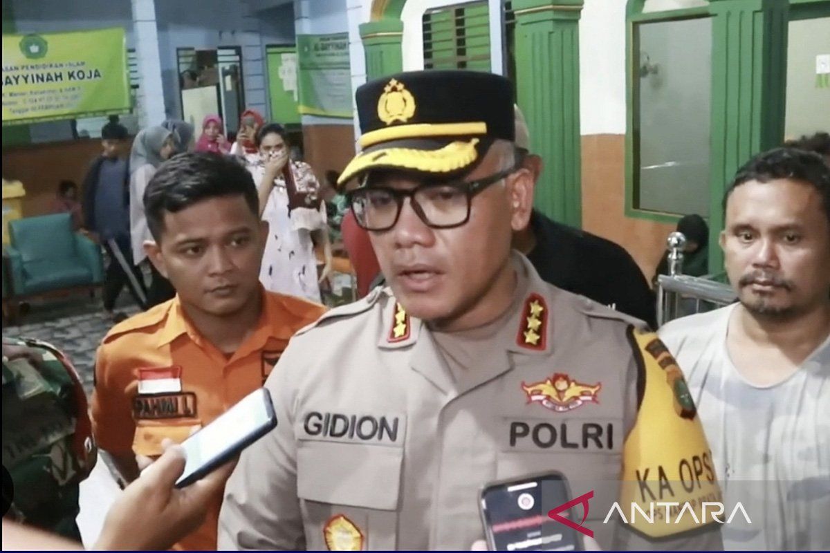 Polisi cek lokasi pengungsi kebakaran yang akibatkan empat korban jiwa