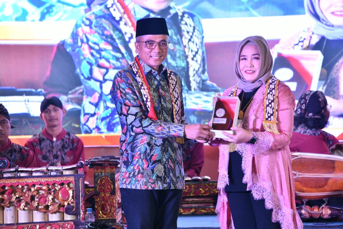 MPR sosialisasikan empat pilar lewat pentas seni budaya di Semarang