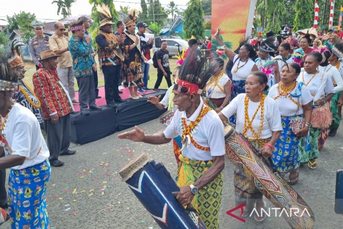 Pemerintah jaga kebhinekaan dengan karnaval budaya HUT 125 Manokwari