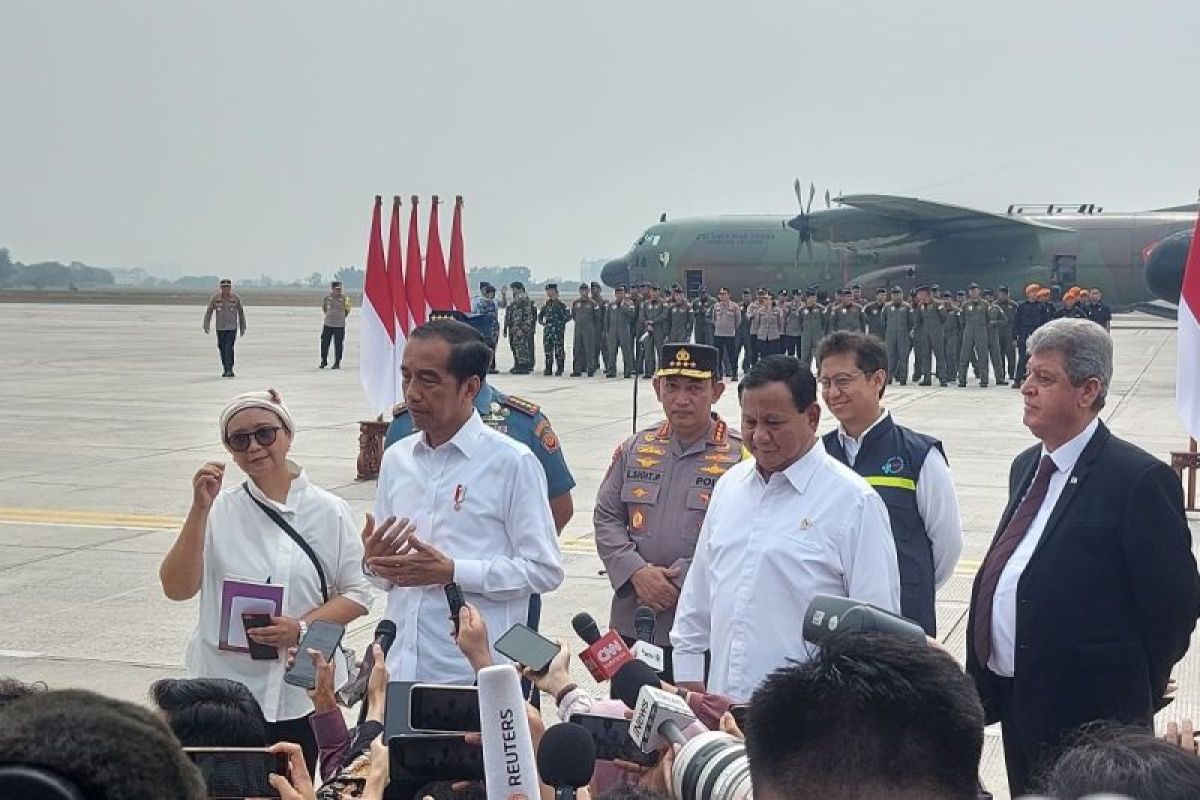 Presiden Jokowi melepas bantuan kemanusiaan untuk warga Palestina di Gaza