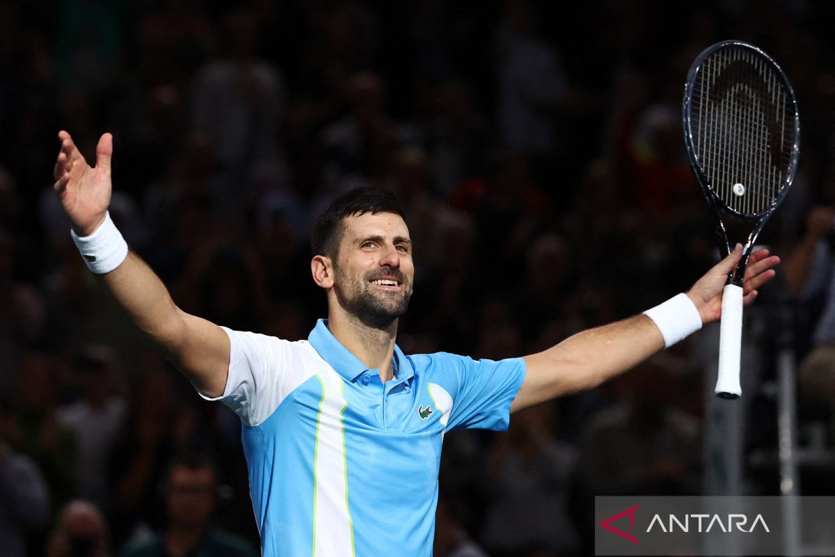 Djokovic menangi pertarungan sengit saat llawan Rublev di Paris Masters