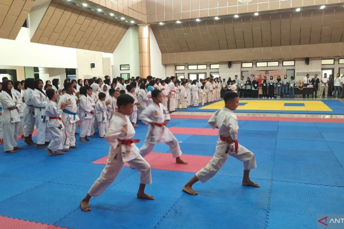 Jaring bibt atlet, Polresta Tangerang gelar kejuaraan karate tingkat pelajar