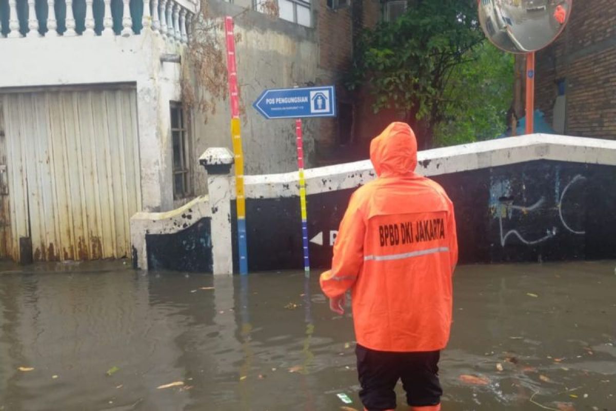 Banjir di Jakarta akibatkan 15 jiwa mengungsi