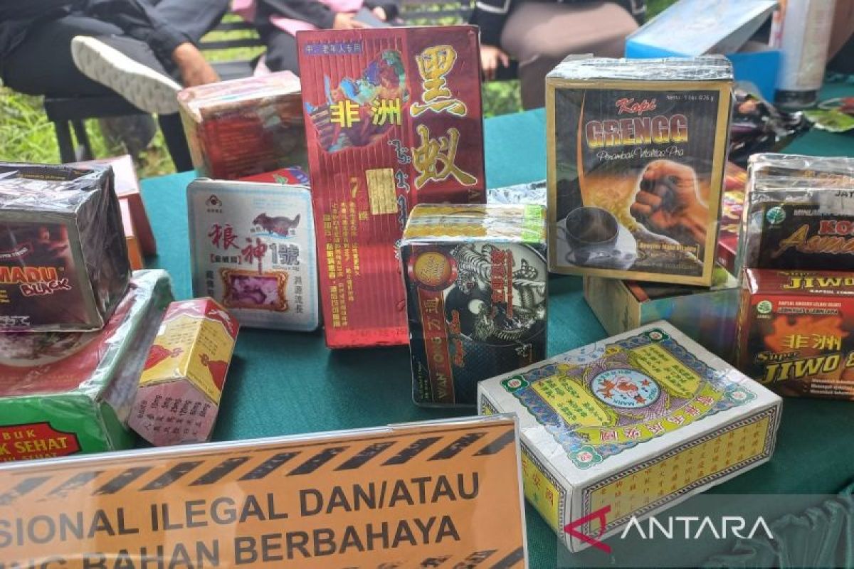 Legislator RI-BPOM minta warga Bukittinggi waspadai obat kuat ilegal