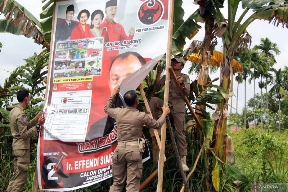 Bawaslu Pekanbaru akan tertibkan APK curi start kampanye