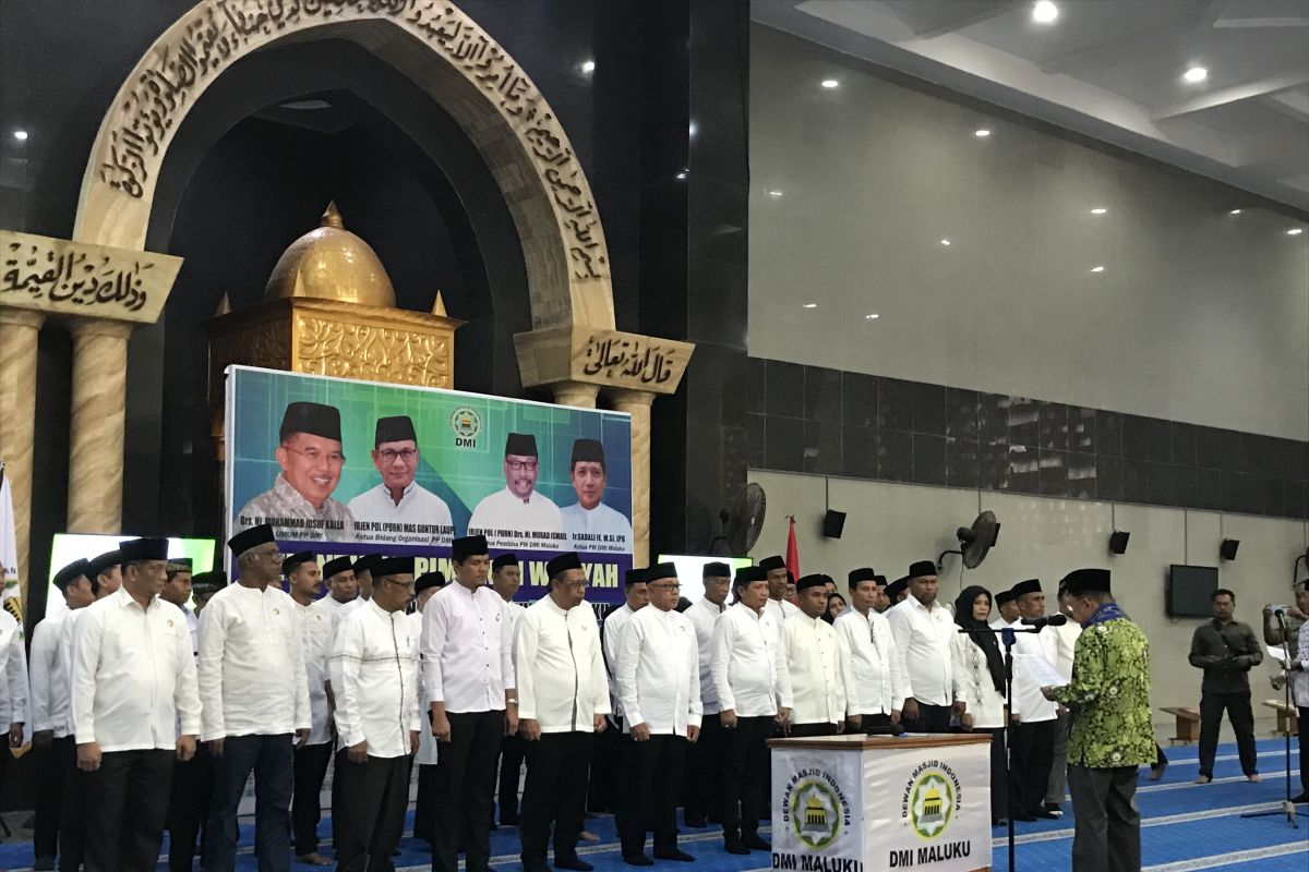 Jusuf Kalla lantik pengurus wilayah Dewan Masjid Indonesia Maluku