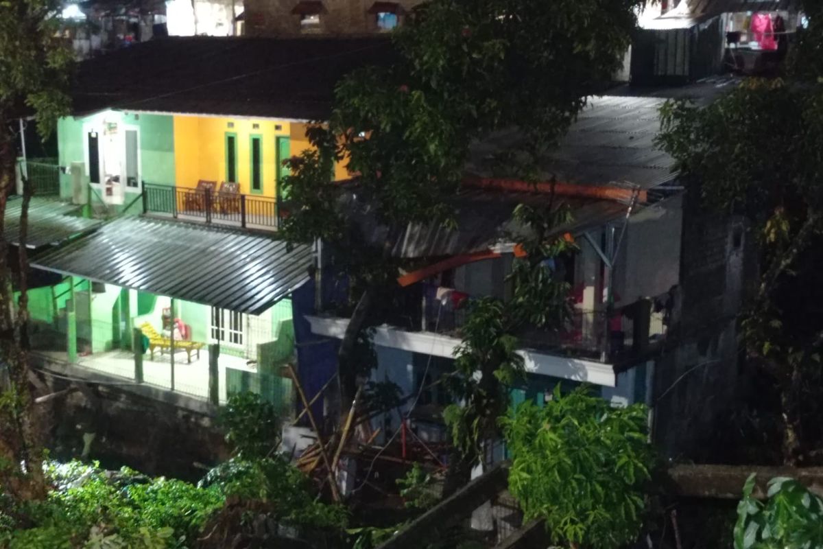 BNPB: Tebing 25 meter di Jalan Raya Tajur longsor