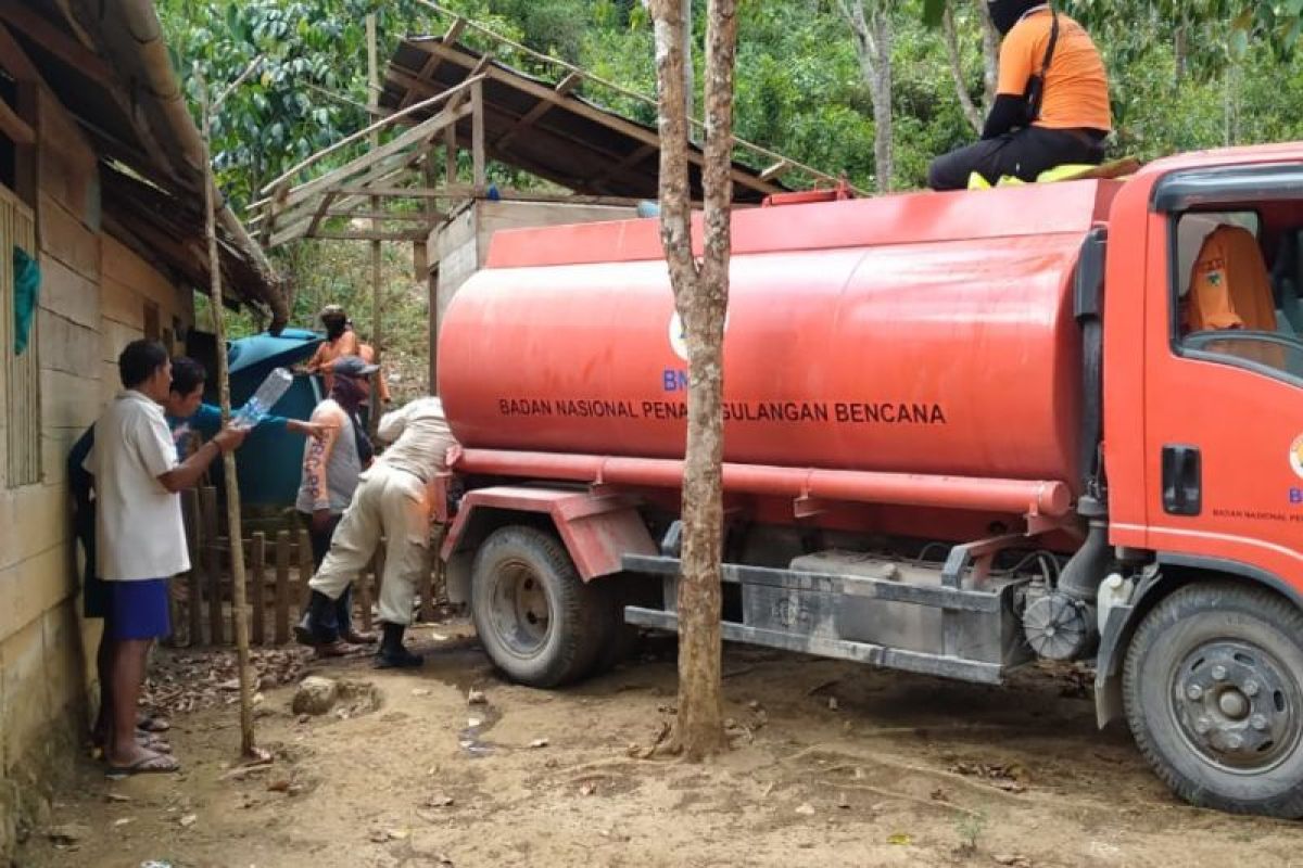 BPBD: Personel gabungan distribusi 45.000 liter air bersih di Bangkep