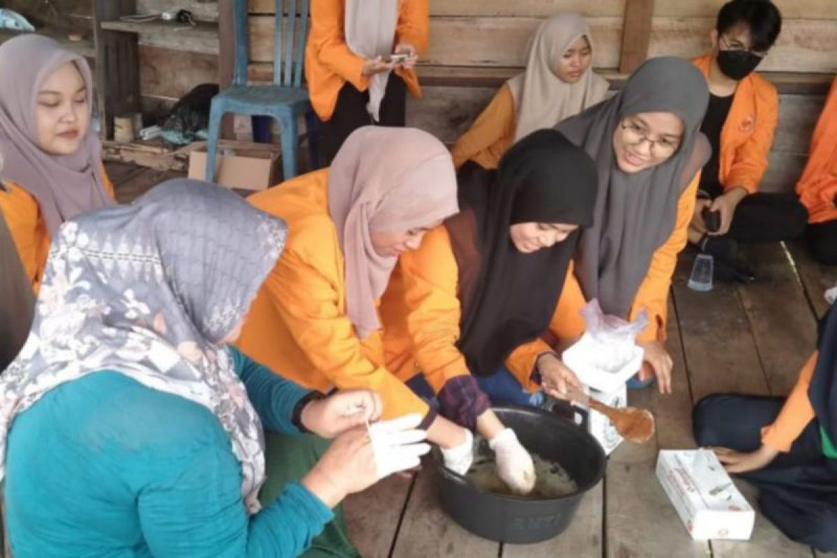 Unja ajarkan pembuatan sabun dari limbah kulit nanas di Tanjabtim