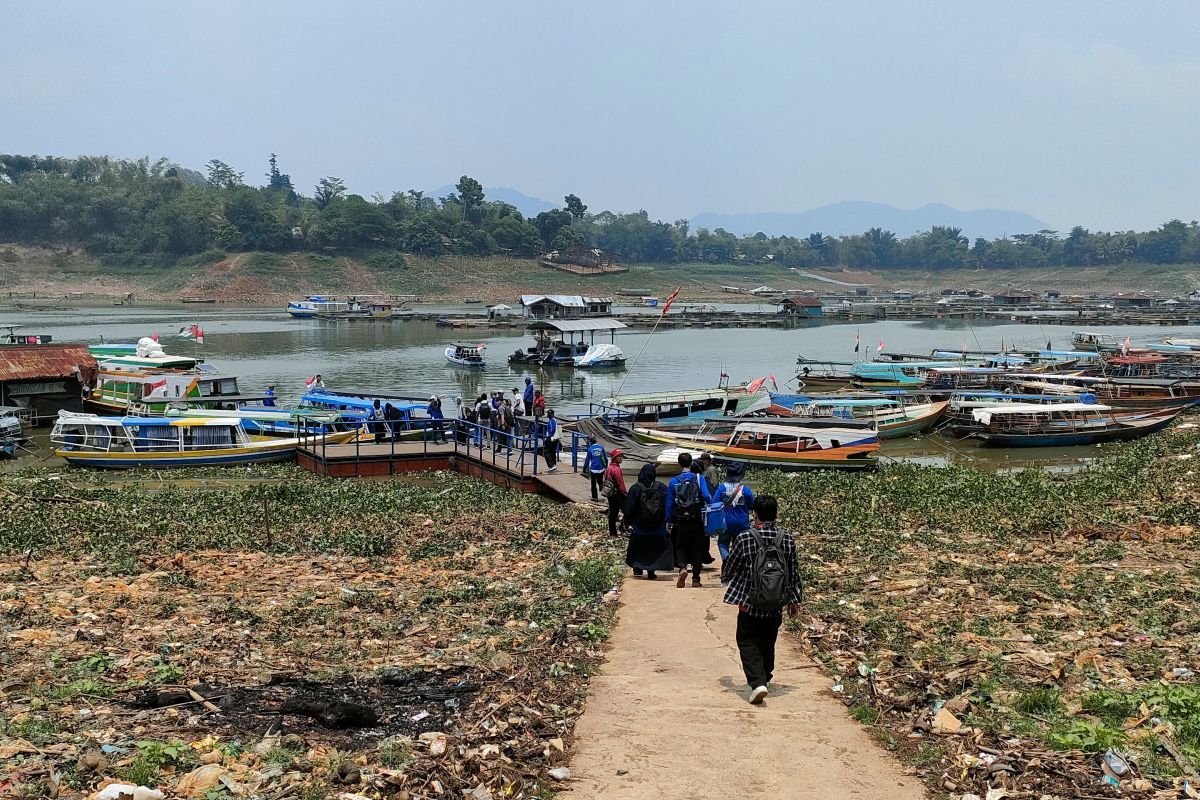 Pengelolaan air di waduk bisa diterapkan di lubang bekas galian tambang