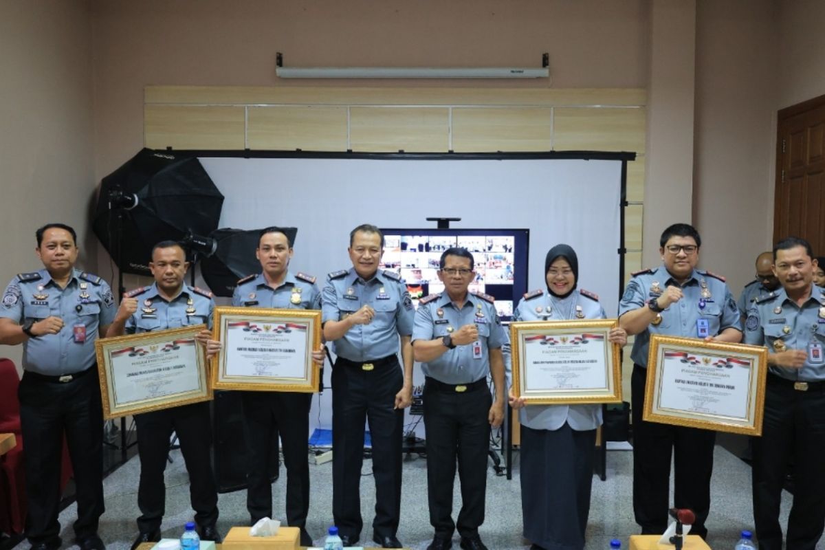 Sebanyak 41 satker Kemenkumham Jatim raih penghargaan berbasis HAM