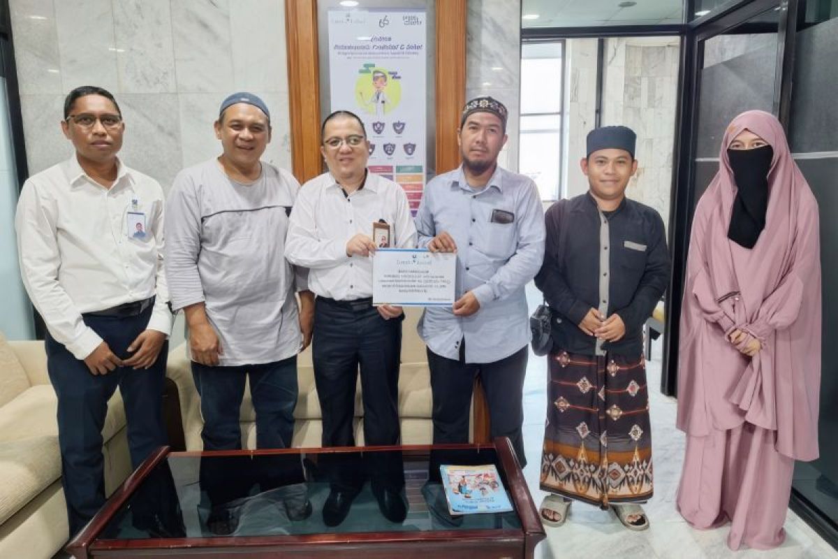 UPZ Bank Kalsel salurkan bantuan bagi ustadz dan ustadzah di Banjarmasin