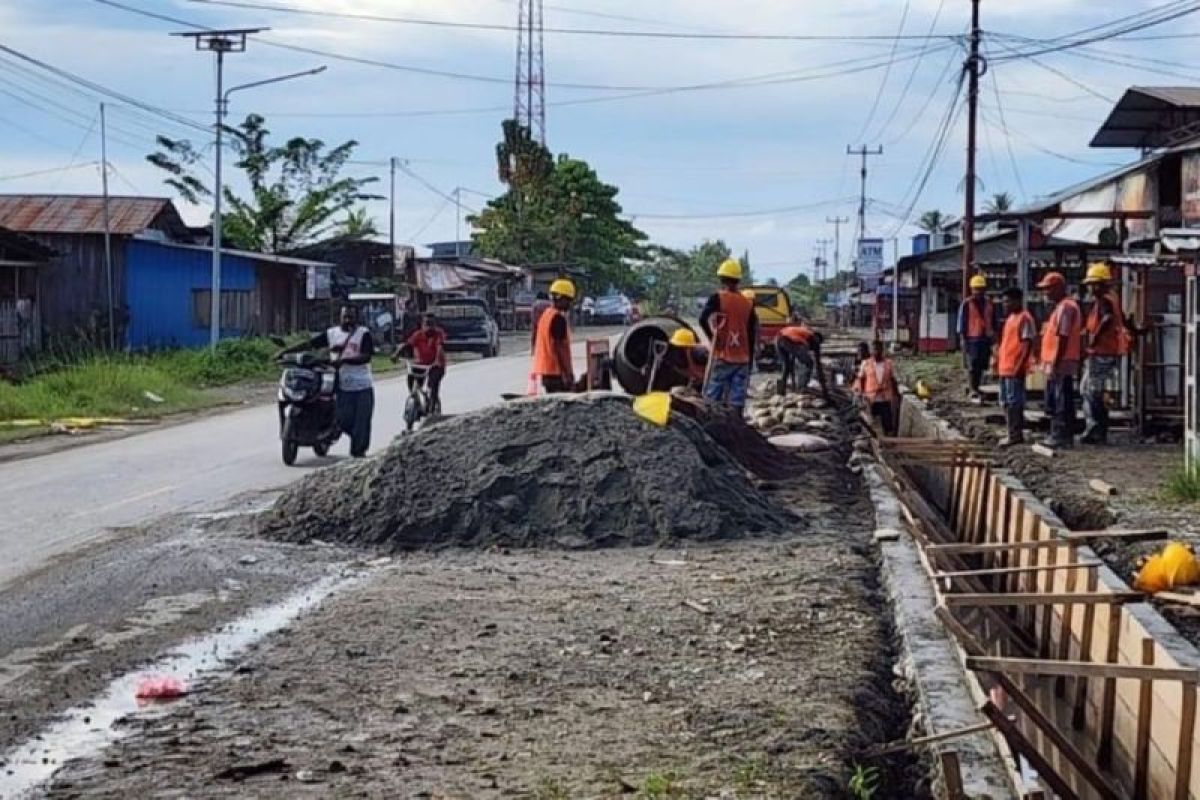 70.125 naker terserap padat karya jalan di Indonesia