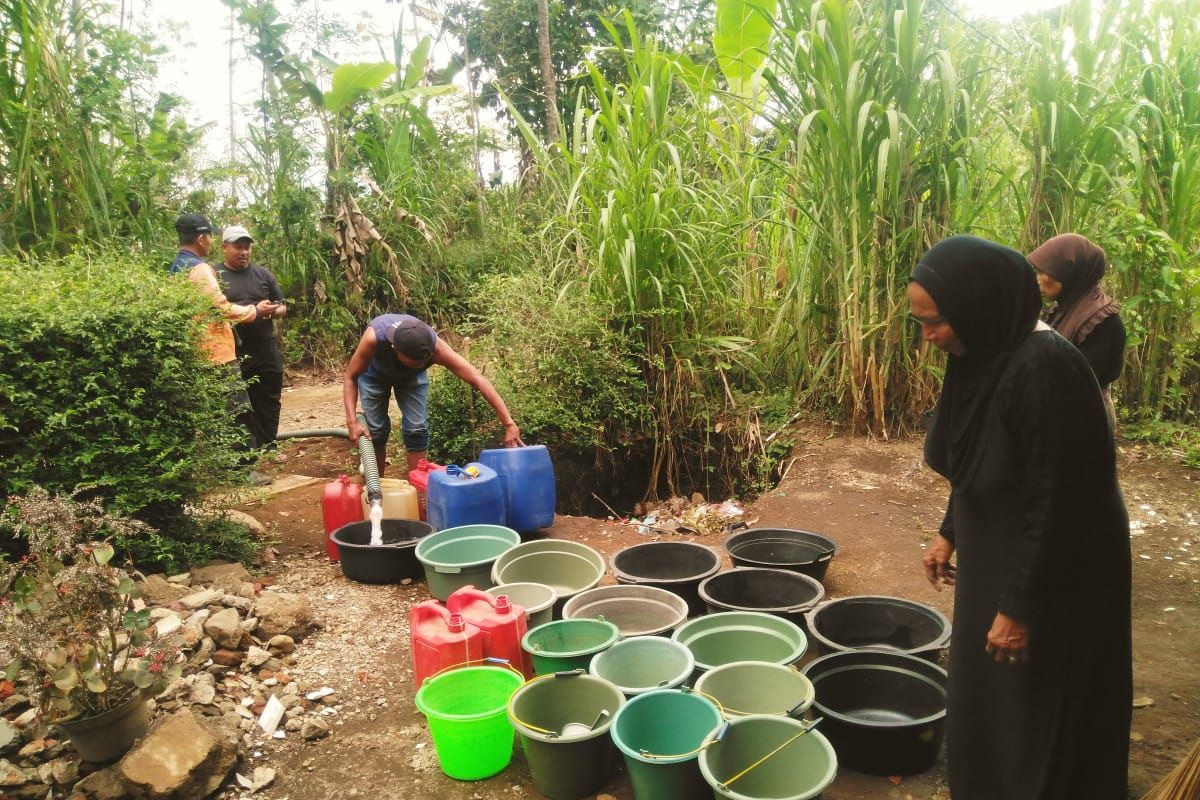 30 desa dari 14 kecamatan di Probolinggo Jatim alami krisis air bersih