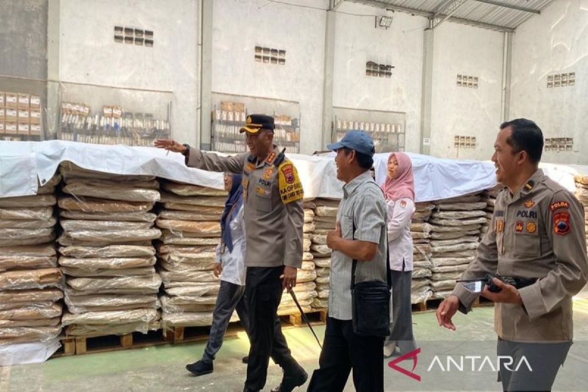 Kapolresta Surakarta cek gudang logistik  Pemilu 2024